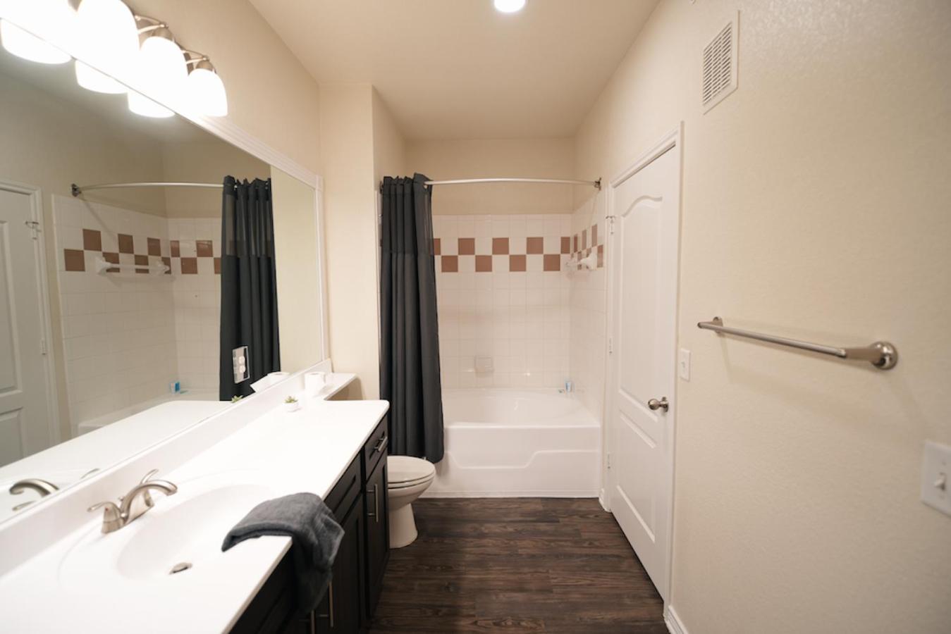 Charming 2 Bedroom, 2 Bath Apartment Austin Exterior photo
