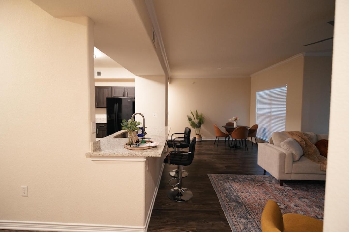Charming 2 Bedroom, 2 Bath Apartment Austin Exterior photo